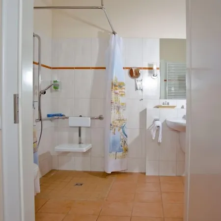 Rotenberg Pt فندق فيتليش