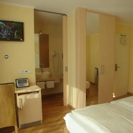 Hotel Rotenberg Pt 3*