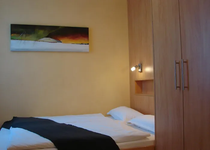 Rotenberg Pt מלון