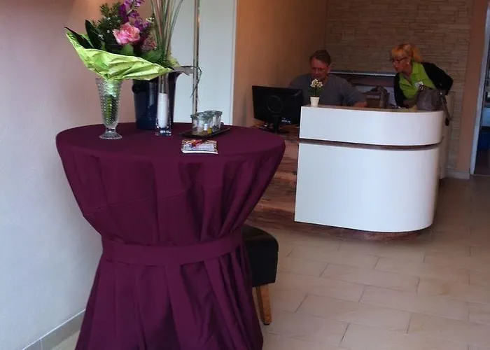 מלון Rotenberg Pt 3*