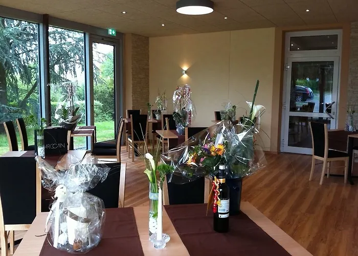 Rotenberg Pt מלון